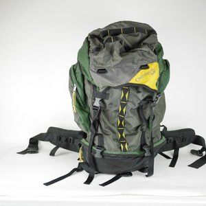 CAMP TRAILS Green & Gray Nylon Metal Frame Outdoor Trail Hiking Backpack 26"x18"